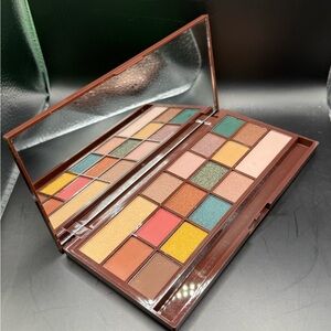 Makeup Revolution Mint Chocolate Palette